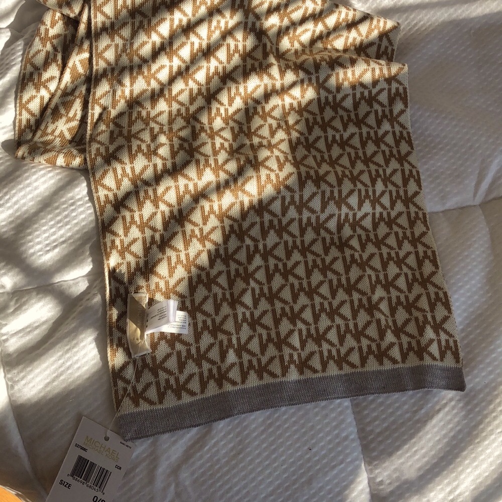 Michael Kors scarf